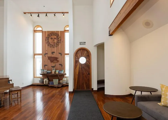 Seaside Art Gallery Loft Inspire Your Creativity With Breathtaking Views!